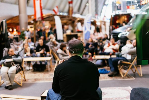 Raphael Vogt Talk CMT Messe Stuttgart im Wohnzimmer der CMT Messen